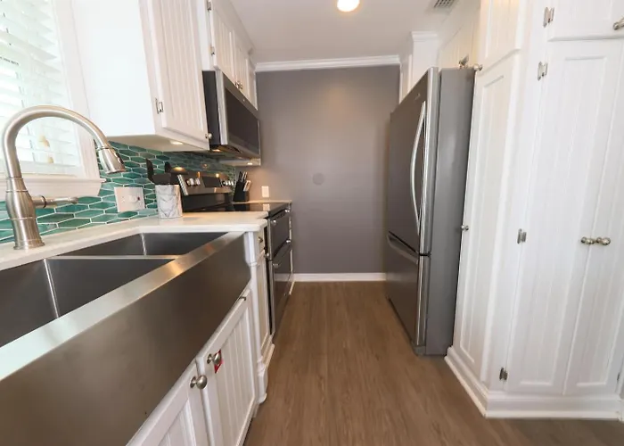 Apartment Gulf Village 2 Bedroom - 2 Pools - Summer Getaway- Free Daily Activities