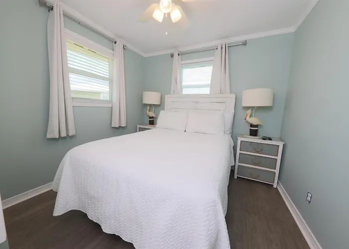 Gulf Village 2 Bedroom - 2 Pools - Summer Getaway- Free Daily Activities Apartment *