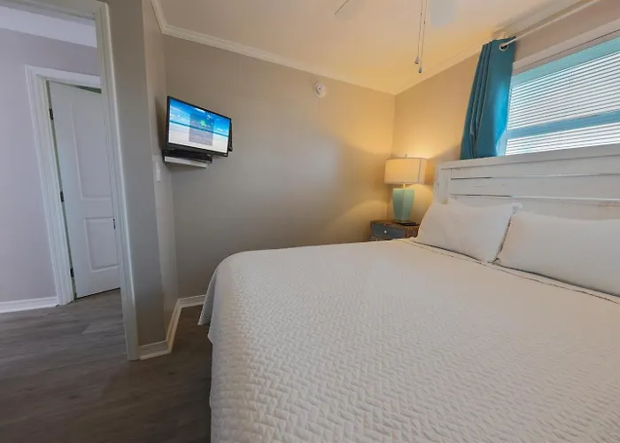Gulf Village 2 Bedroom - 2 Pools - Summer Getaway- Free Daily Activities * Gulf Shores