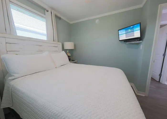 Gulf Village 2 Bedroom - 2 Pools - Summer Getaway- Free Daily Activities Apartment *