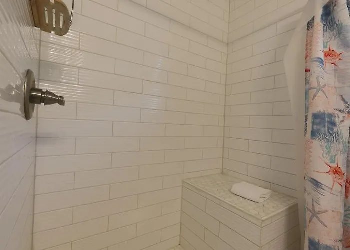 Gulf Village 2 Bedroom - 2 Pools - Summer Getaway- Free Daily Activities Gulf Shores