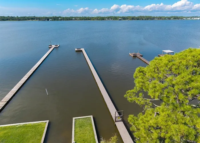Gulf Village 2 Bedroom - 2 Pools - Summer Getaway- Free Daily Activities Gulf Shores