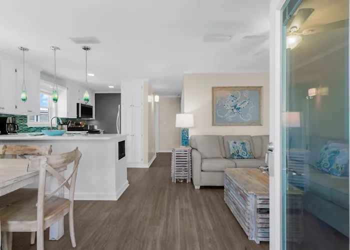 Gulf Village 2 Bedroom - 2 Pools - Fall Family Fun!