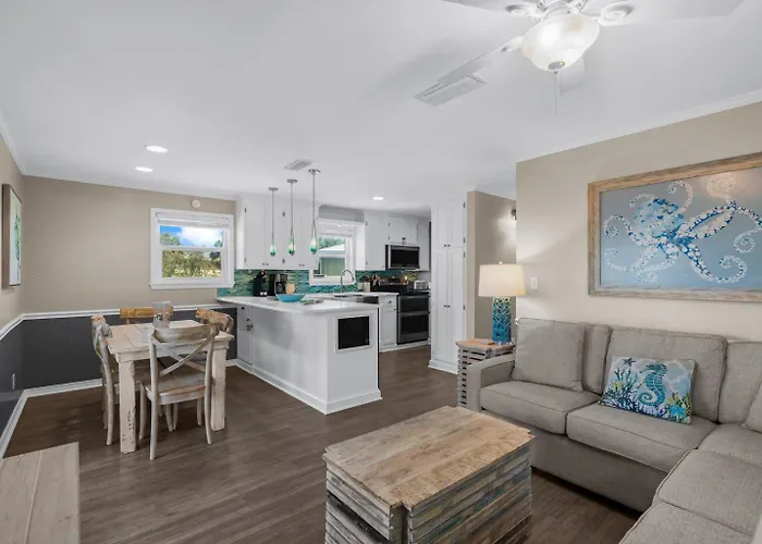 Gulf Village 2 Bedroom - 2 Pools - Fall Family Fun! Gulf Shores