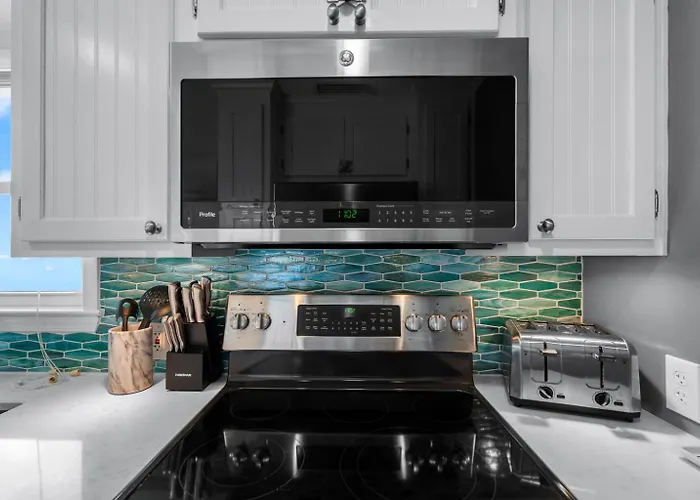 Apartment Gulf Village 2 Bedroom - 2 Pools - Fall Family Fun! *