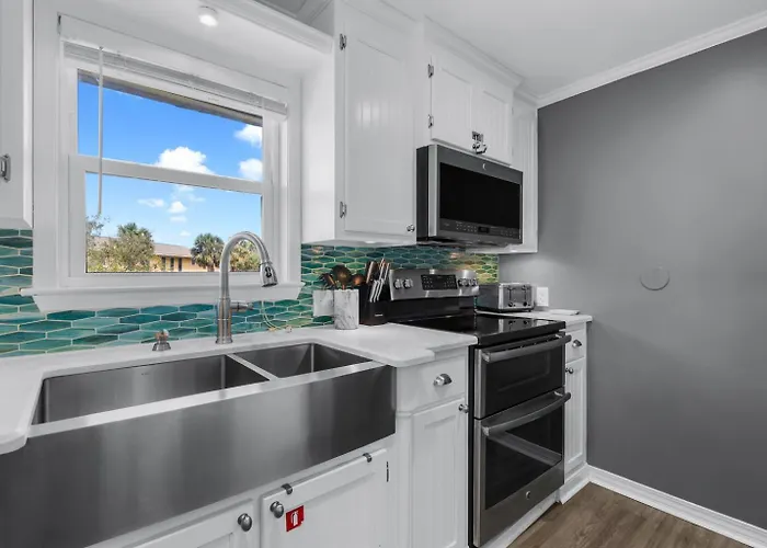 Gulf Village 2 Bedroom - 2 Pools - Fall Family Fun! Apartment Gulf Shores
