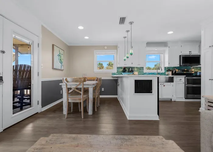 Apartment Gulf Village 2 Bedroom - 2 Pools - Fall Family Fun!