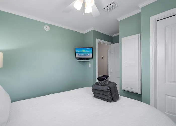 Gulf Village 2 Bedroom - 2 Pools - Fall Family Fun! *