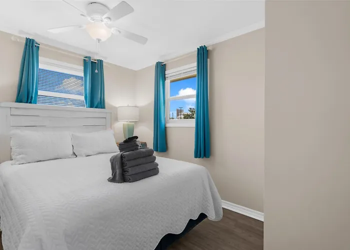 Gulf Village 2 Bedroom - 2 Pools - Fall Family Fun! * Gulf Shores