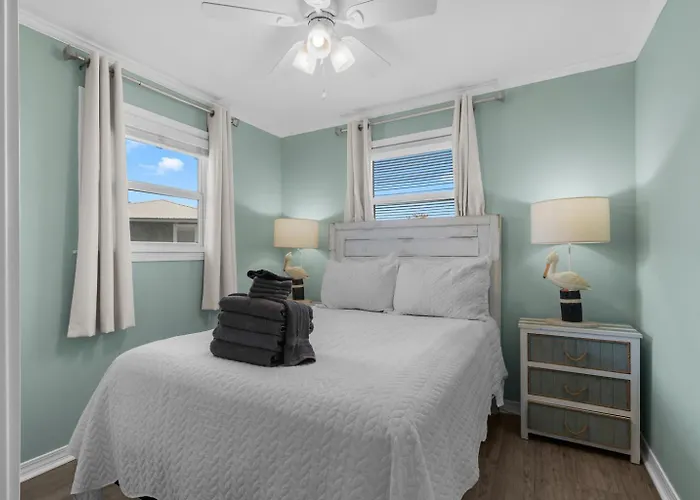 Gulf Village 2 Bedroom - 2 Pools - Fall Family Fun! Apartment Gulf Shores