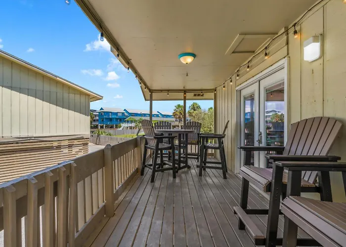 Gulf Village 2 Bedroom - 2 Pools - Fall Family Fun!