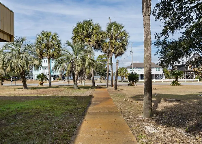 Gulf Village 2 Bedroom - 2 Pools - Fall Family Fun! Gulf Shores