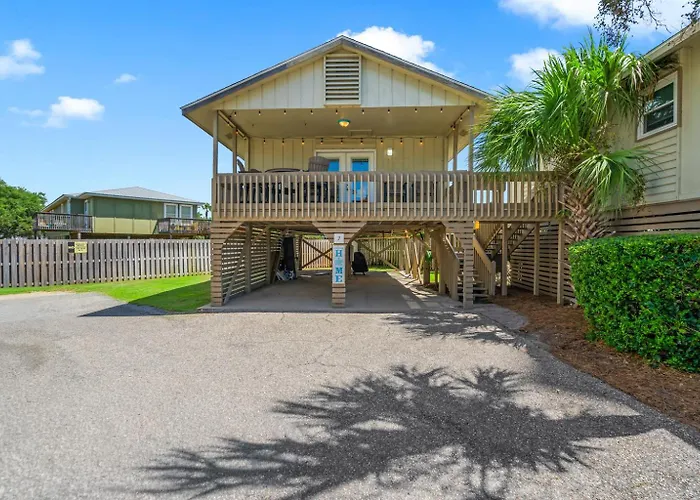 Gulf Village 2 Bedroom - 2 Pools - Fall Family Fun! *
